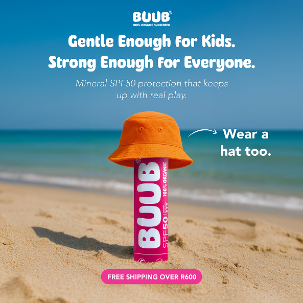 Buub bucket hat on the beach